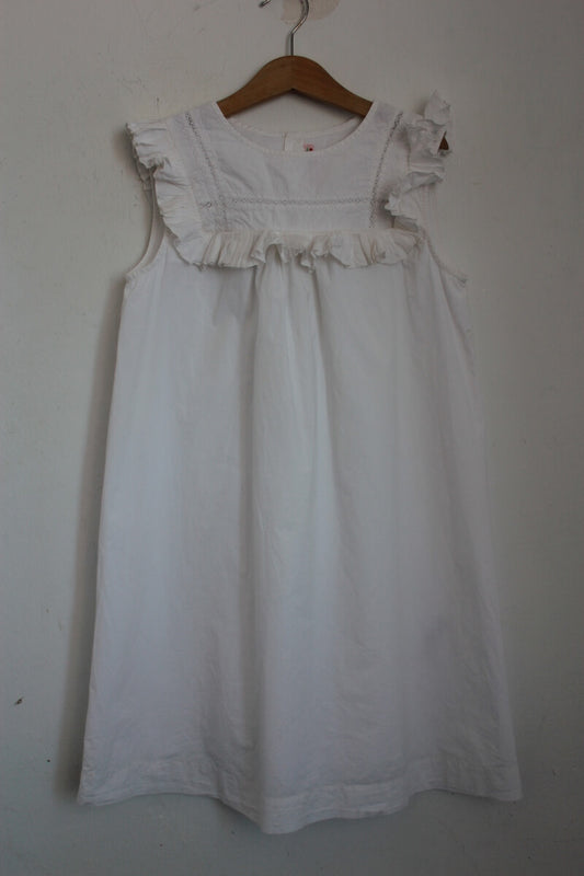 tweedehands katoenen zomerse ecru mouwloze jurk met volants van bonpoint maat 152