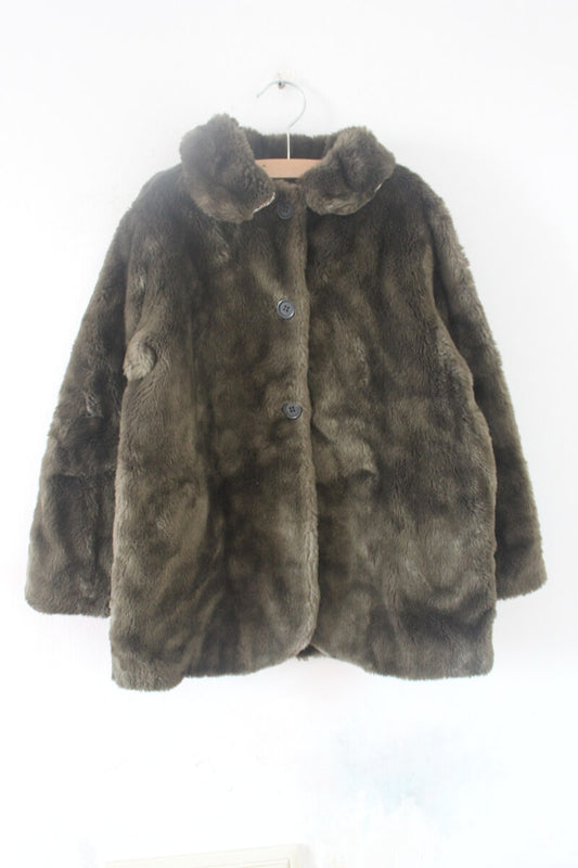 tweedehands donkergroene fake fur jas van bonpoint maat 110-116 voor een meisje