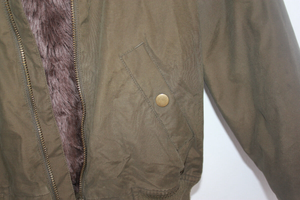 tweedehands unisex legergroene jas met capuchon en nepbont voering van bonpoint in maat 122-128