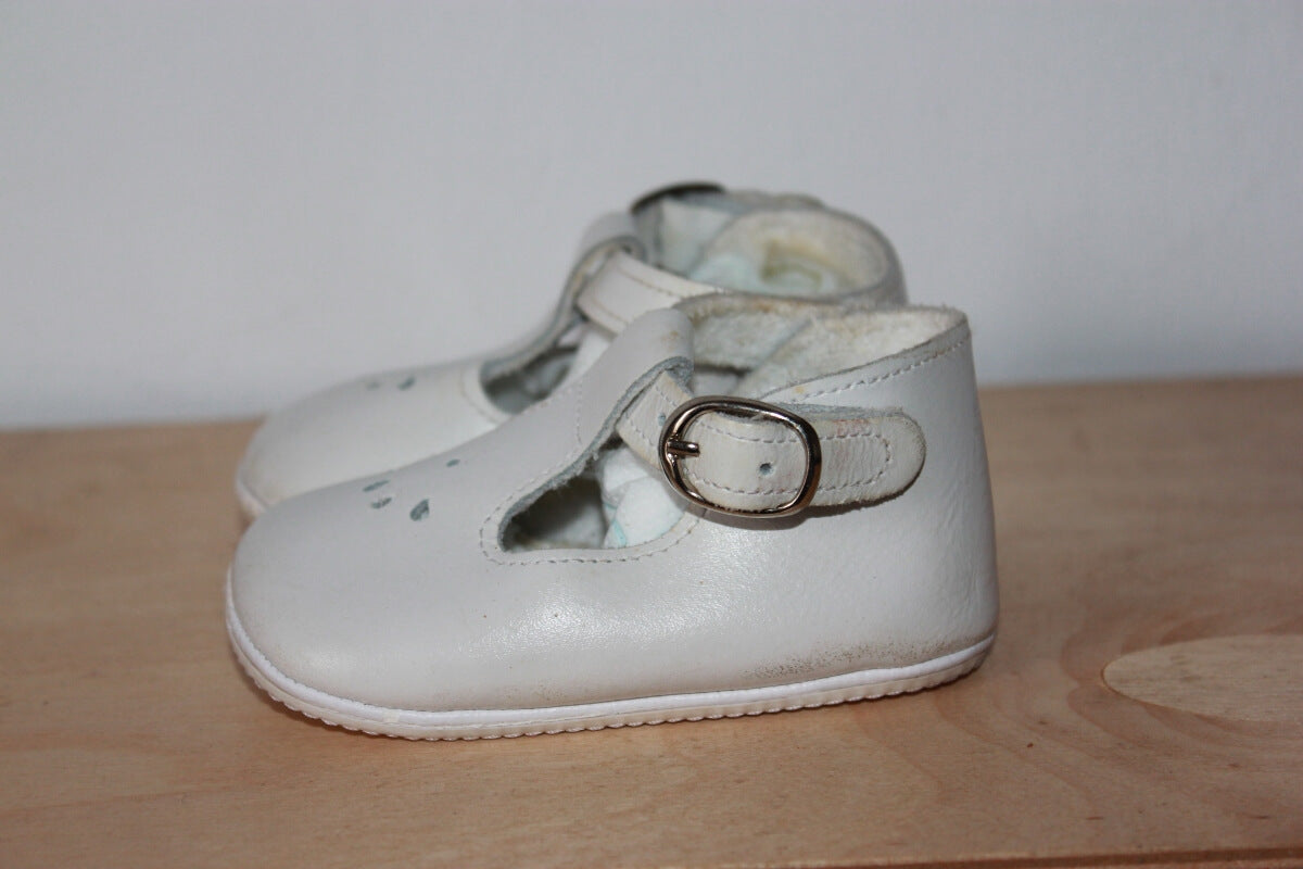 tweedehands creme leren schoenen maat 18 babybotte