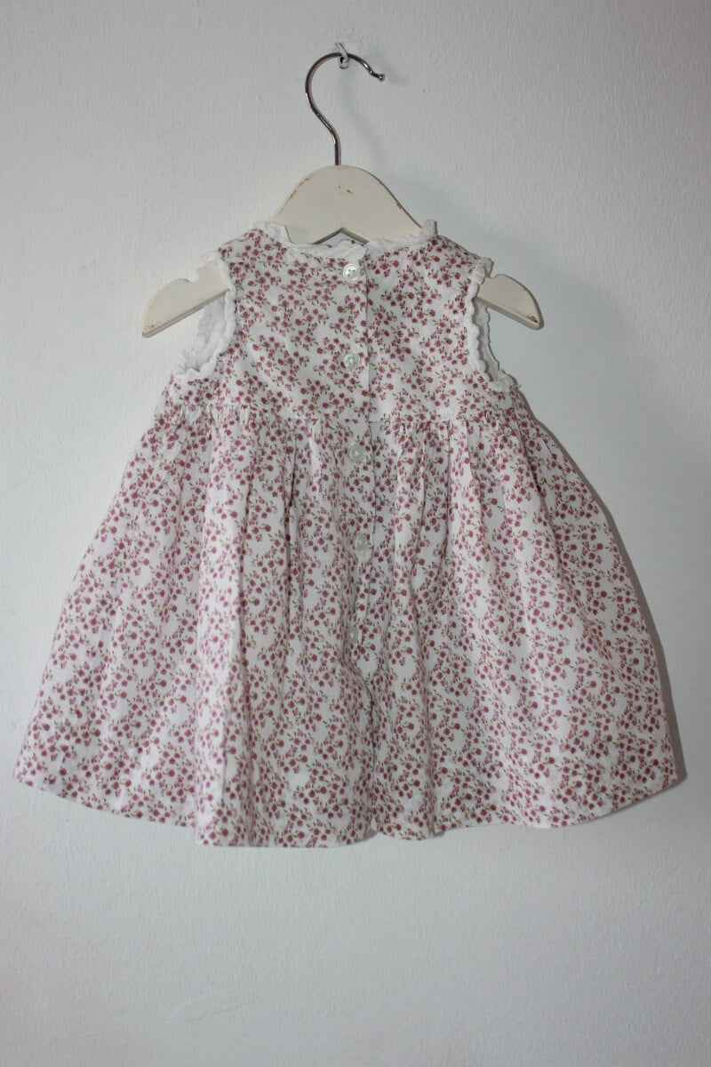tweedehands-gebloemd-gesmokt-zomers-mouwloos-jurkje-met-bloomer-maat-62-baby-meisje-gocco