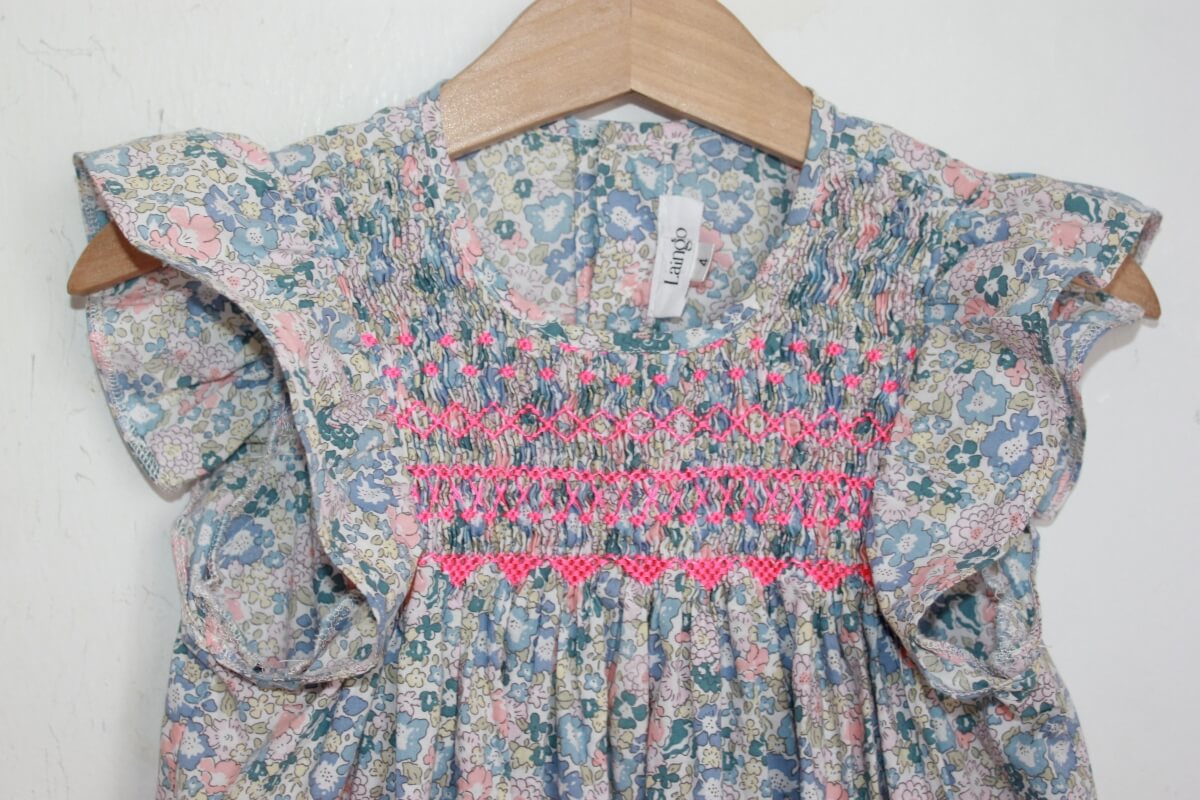 tweedehands katoenen zomerse gesmokte liberty jurk met korte volantmouwen in multicolour, maat 104 van laingo