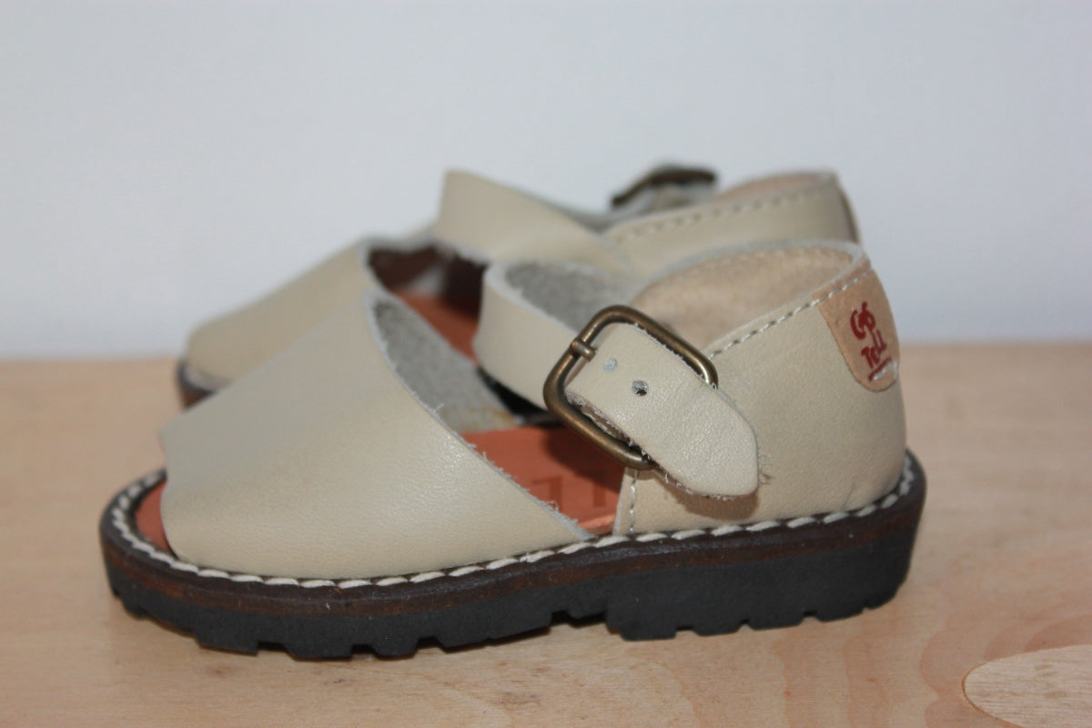 beige-leren-sandalen-menorquinas-maat-18-baby-castell