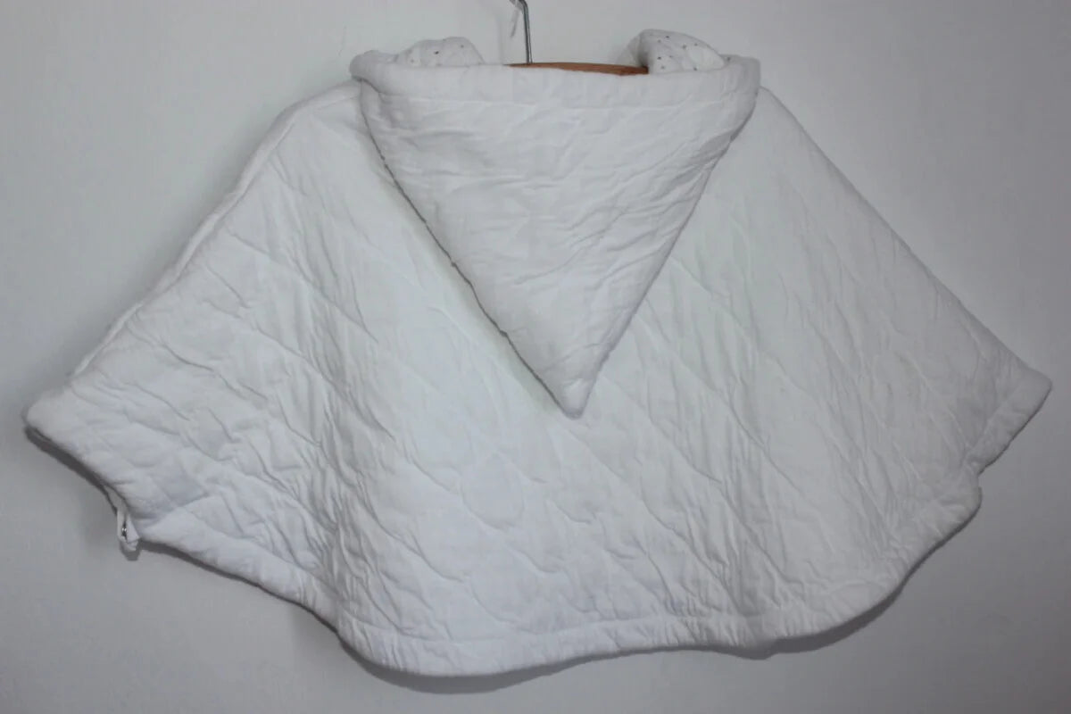 tweedehands unisex witte cape van petit bateau in universele maat (tu)