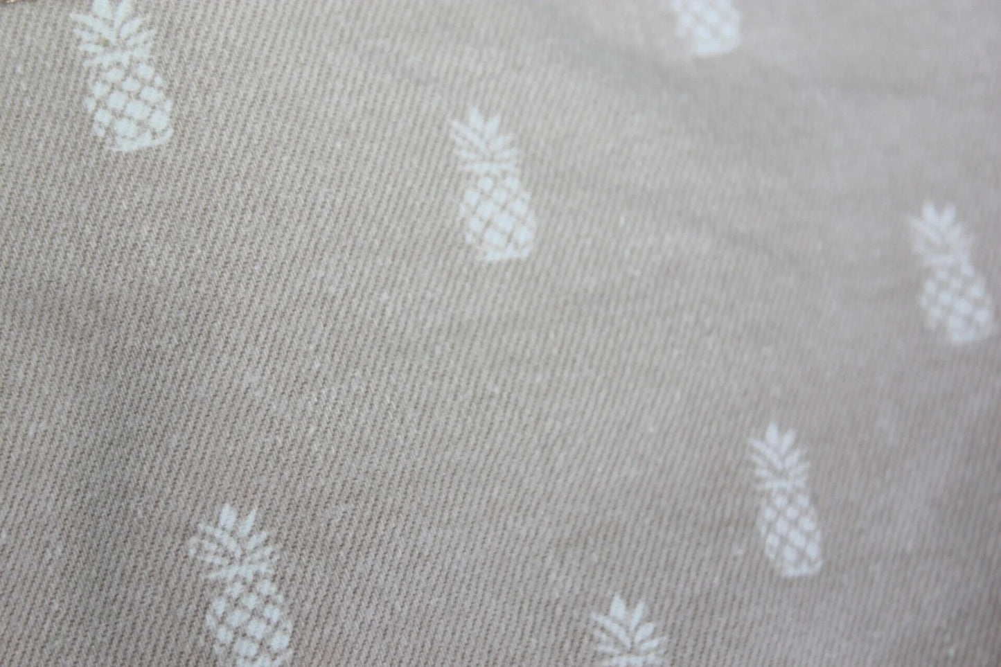 tweedehands-beige-short-ananas-print-maat-92-monoprix