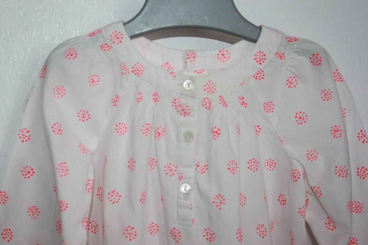 tweedehands-witte-fluo-oranjeroze-blouse-lange-mouwen-maat-74-baby-meisje-bonpoint