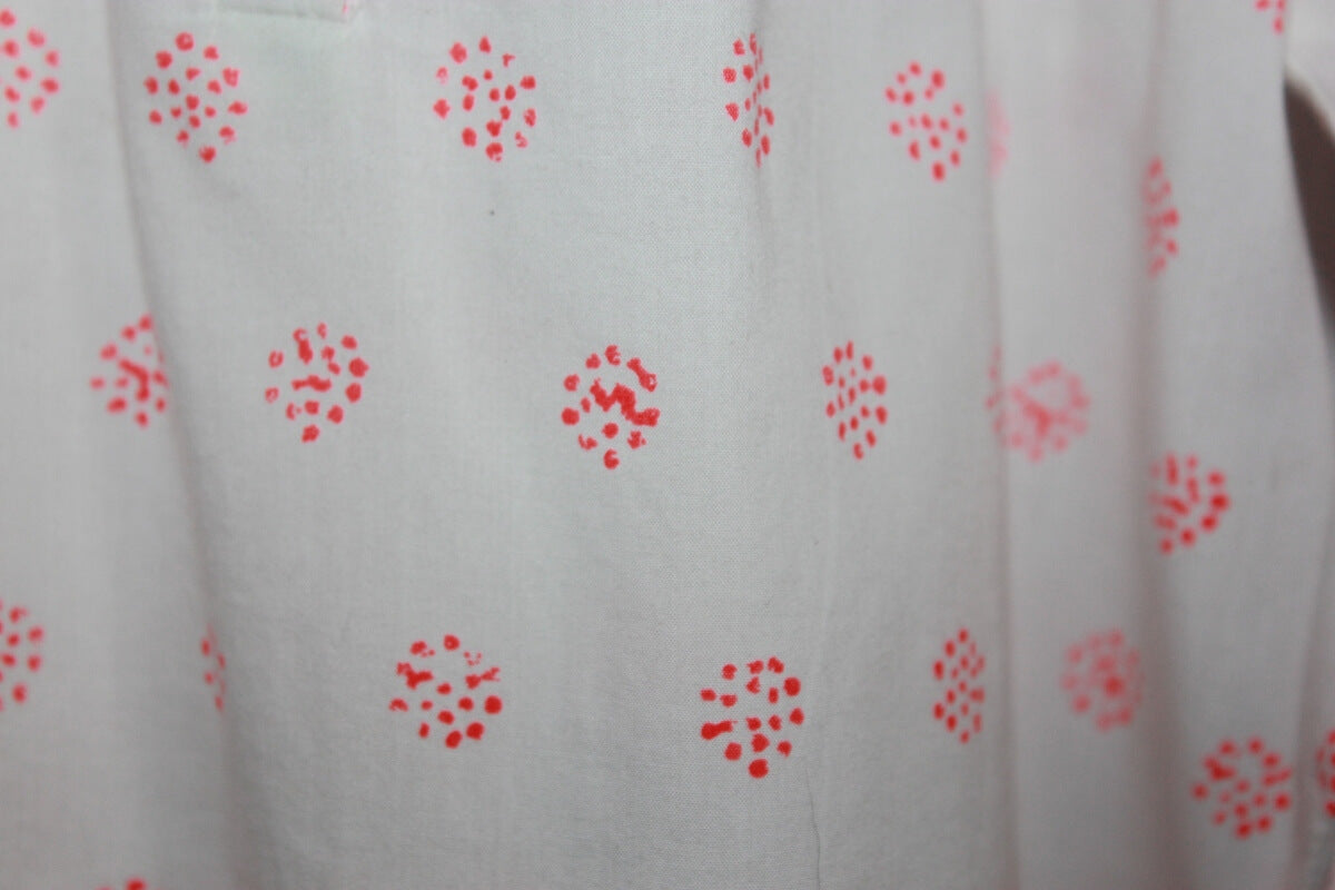 tweedehands-witte-fluo-oranjeroze-blouse-lange-mouwen-maat-74-baby-meisje-bonpoint