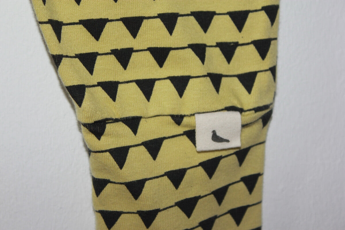 tweedehands-geel-zwarte-broek-maat-68-baby-unisex-turtle-dove-london