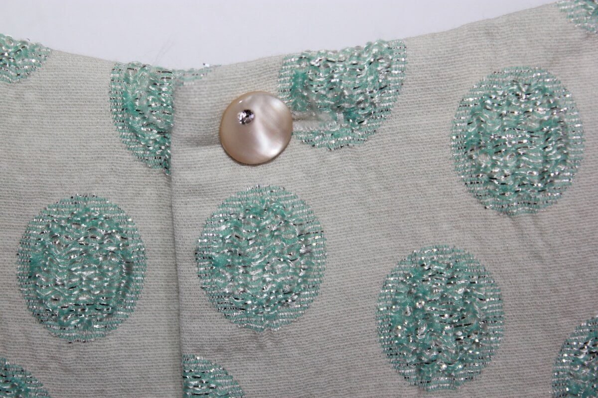 tweedehands-creme-jurk-groene-glitter-stippen-korte-mouwen-maat-116-meisje-bonpoint