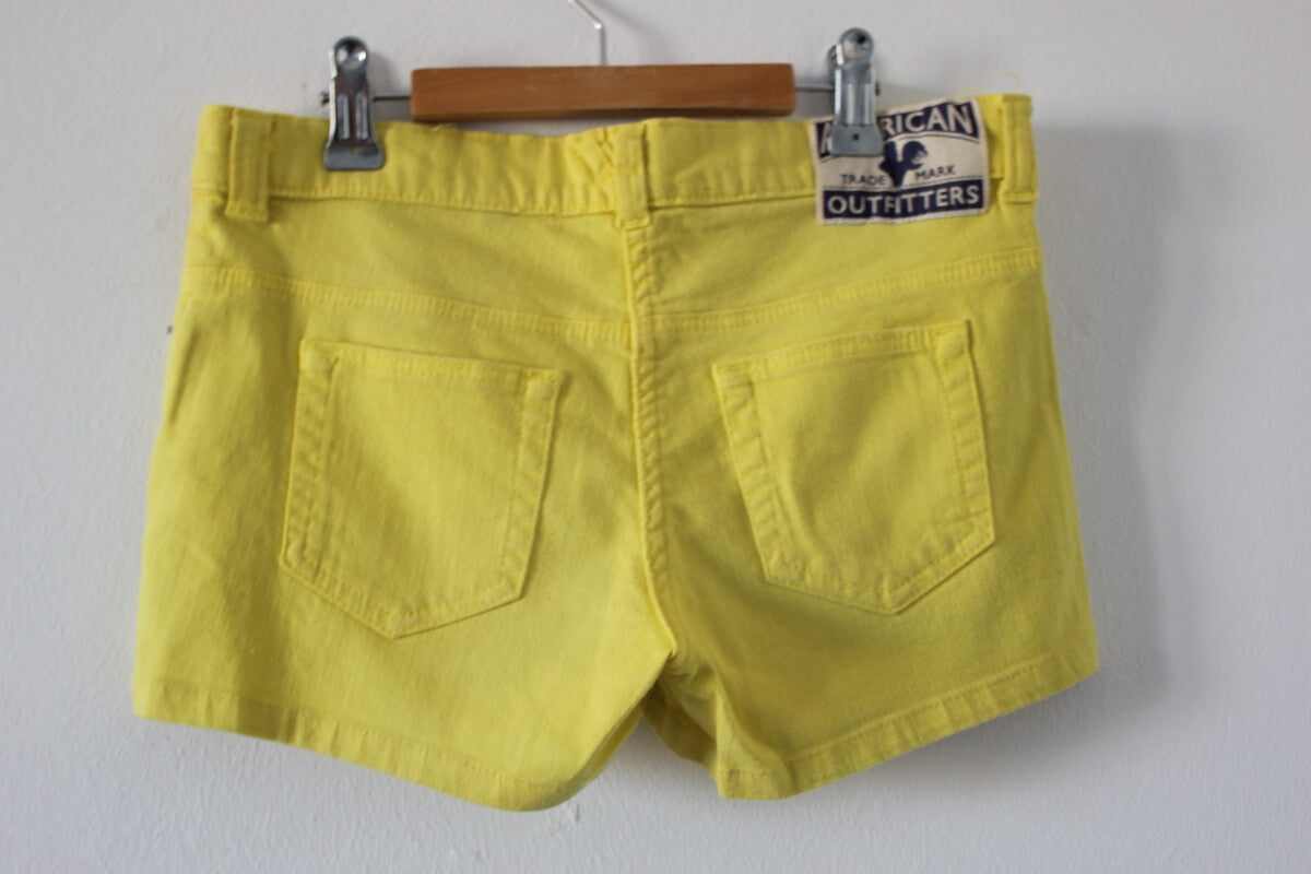 tweedehands-gele-korte-broek-maat152-meisje-ao76