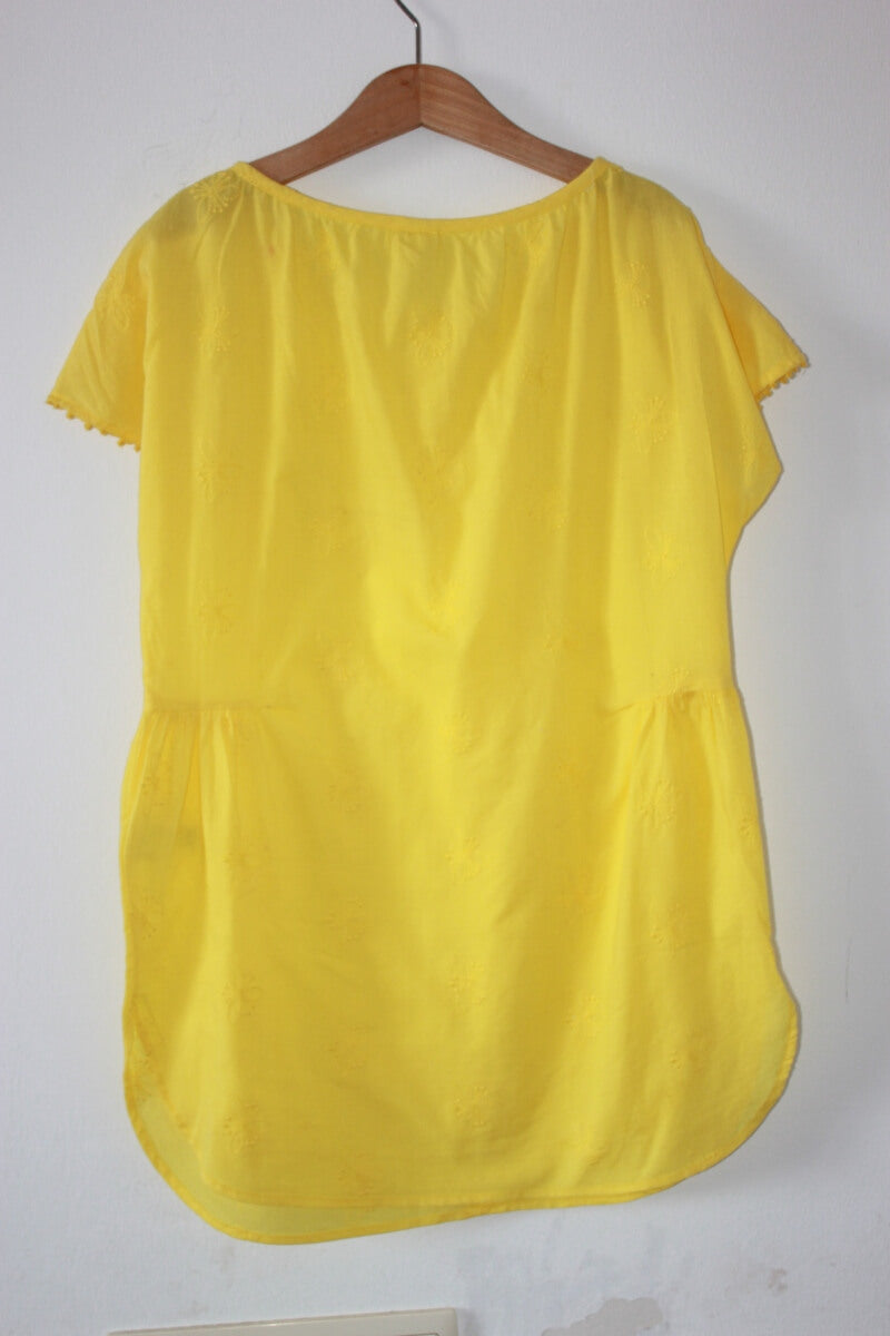 tweedehands-gele-tuniek-korte-mouwen-maat-134-meisje-bonton