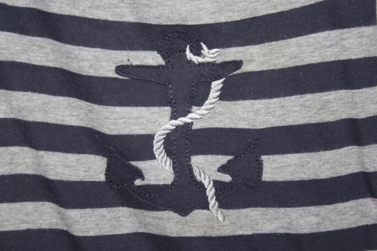 tweedehands-grijs-zwart-gestreept-t-shirt-meisje-maat-92-le-phare-de-la-baleine