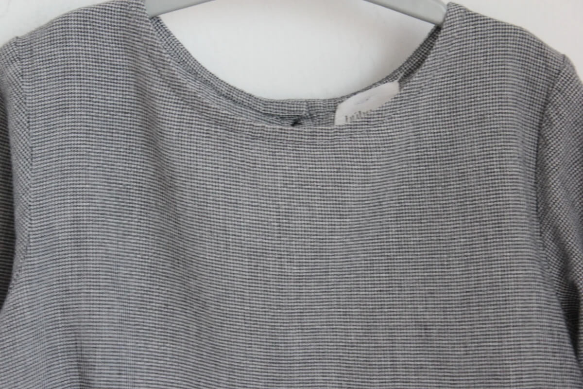 tweedehands-grijs-wit-geruite-jurk-lange-mouwen-baby-meisje-maat80-buho