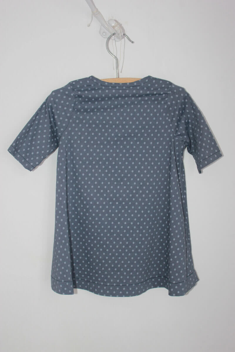tweedehands-grijsblauwe-jurk-stippen-halve-mouwen-maat-74-baby-alice-a-paris