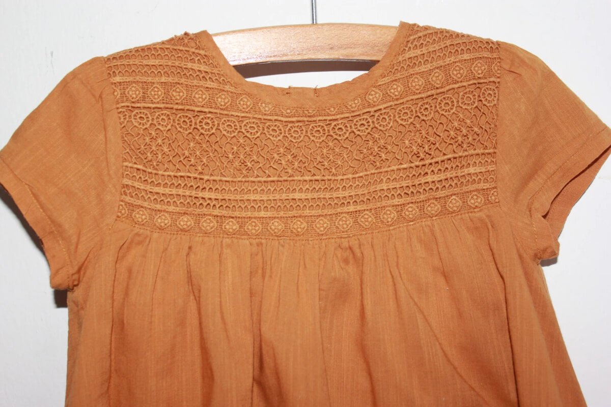 tweedehands-mosterdgele-zomerse-jurk-korte-mouwen-maat-74-baby-meisje-boutchou