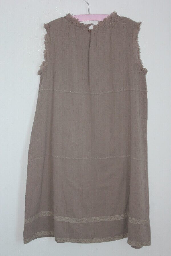 beige-mouwloze-zomerse-jurk-maat-128-paperuga