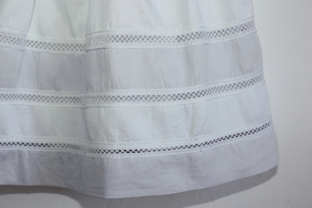 tweedehands-witte-lichtgrijze-mouwloze-jurk-maat-68-mayoral-zomercollectie