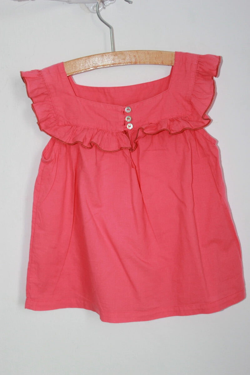 tweedehands-koraalroze-mouwloze-blouse-volants-maat-98-meisje-bonton