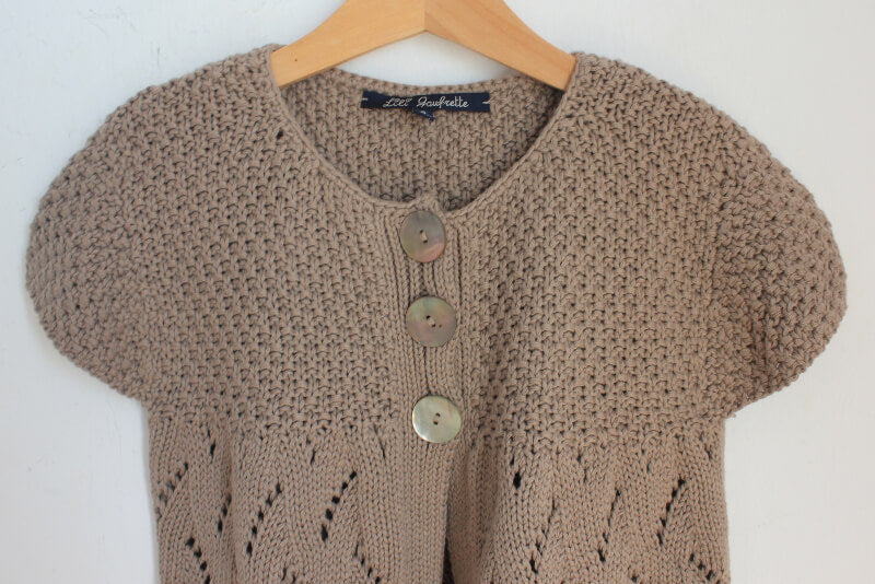 beige-ajour-vest-maat-128-korte-mouwen-lili-gaufrette