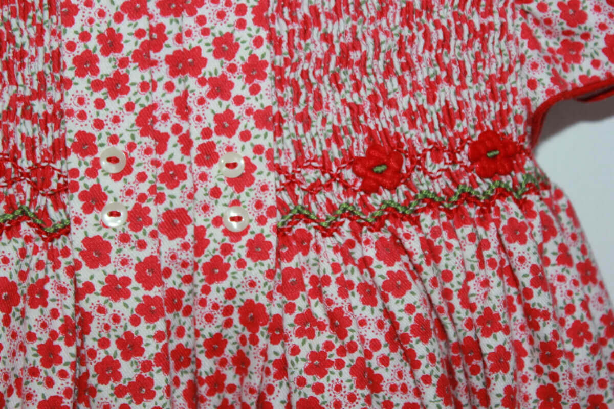 tweedehands-rood-ecru-gebloemde-gesmokte-winterse-jurk-korte-mouwen-maat-74-baby-meisje-el-corte-ingles