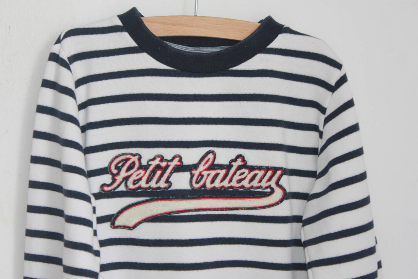 tweedehands-donkerblauw-ecru-gestreepte-unisex-petit-bateau-sweater-maat-116