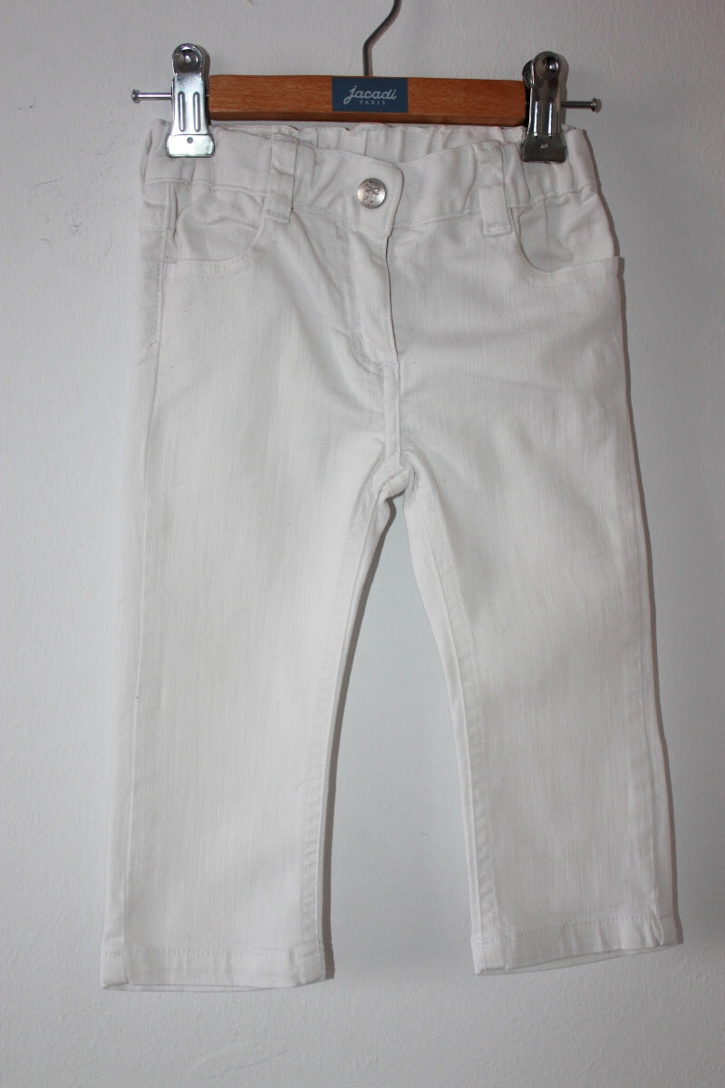tweedehands witte lange broek van jacadi in maat 80 voor een baby meisje