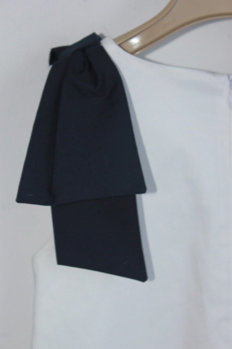 tweedehands-wit-donkerblauwe-mouwloze-zomerse-jurk-marinestijl-maat-122-paz-rodriguez