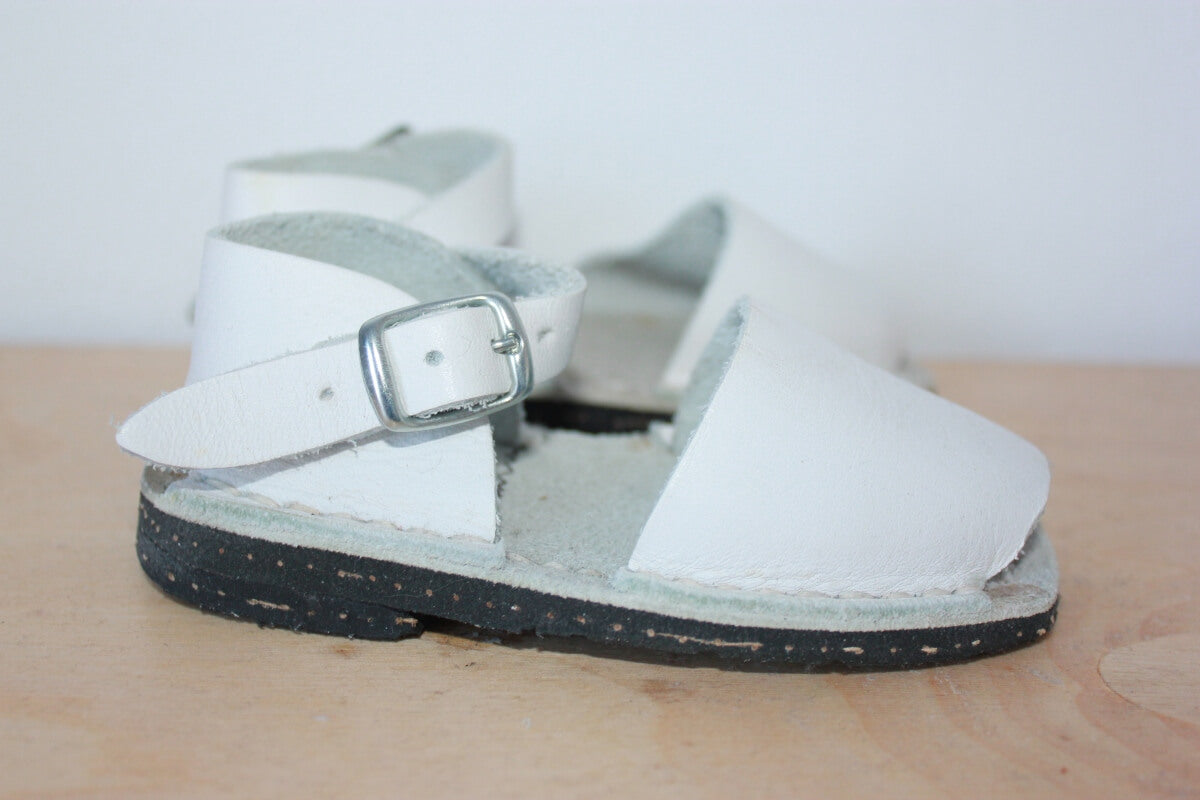 witte-leren-menorquinas-sandalen-unisex-maat-19-baby-avarca