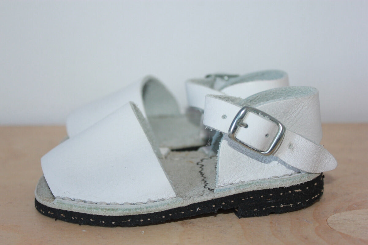 witte-leren-menorquinas-sandalen-unisex-maat-19-baby-avarca