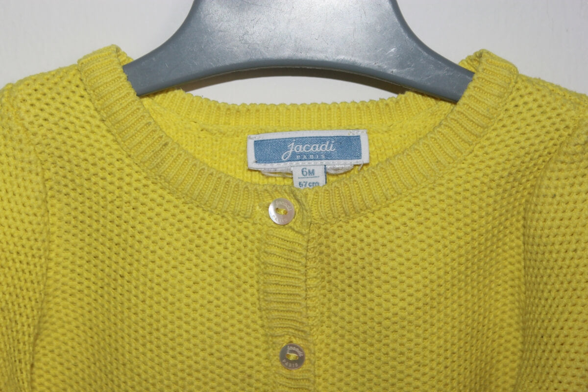 Preloved geel vestje in maat 62 voor een baby meisje van Jacadi