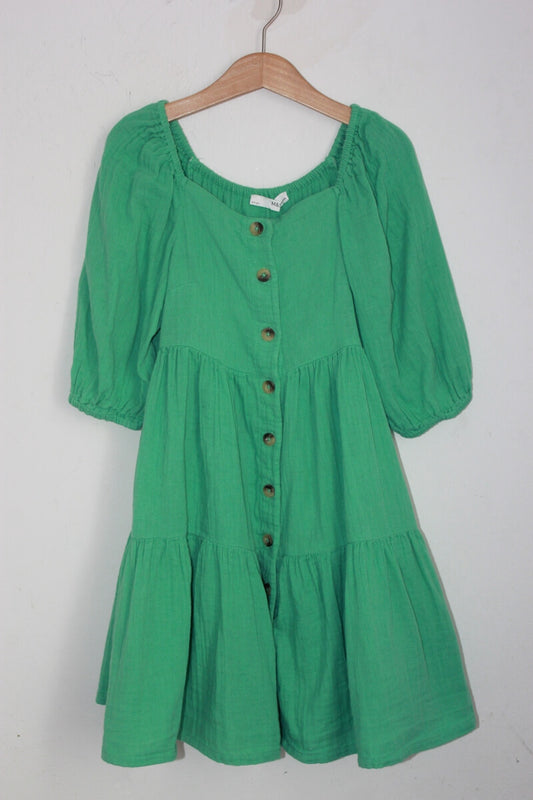 tweedehands katoenen zomerse groene jurk met halve mouwen in maat 134 van marks and spencer