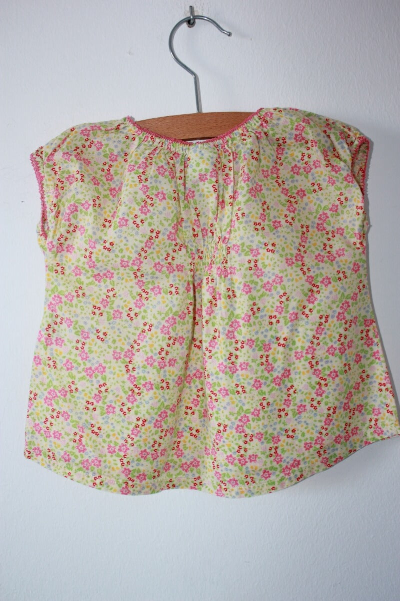 tweedehands katoenen zomerse gebloemde blouse in multicolour met korte mouwen van petit bateau in maat 62