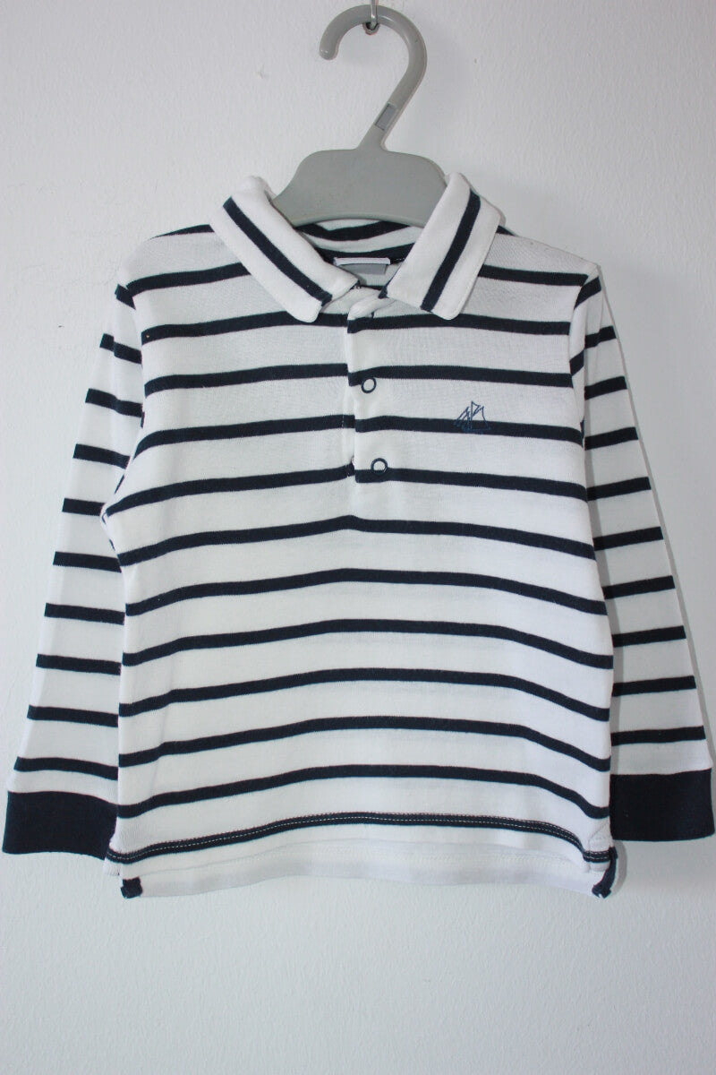 tweedehands katoenen donkerblauw met ecru gestreepte longsleeve van petit bateau in maat 74 voor een baby jongen