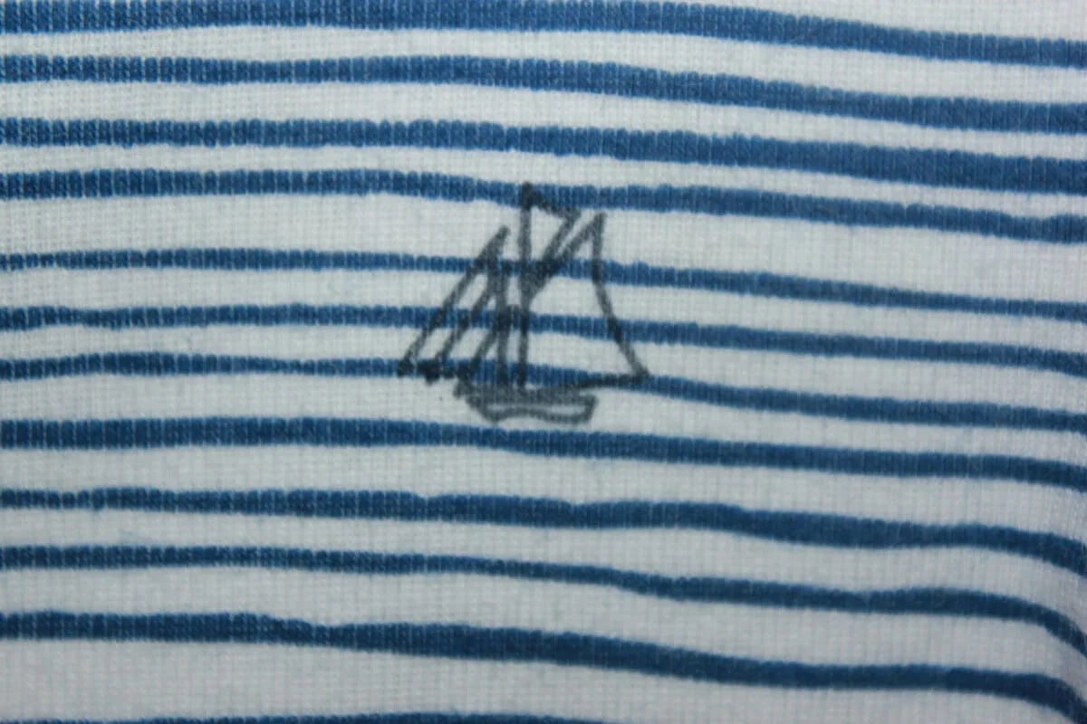 tweedehands unisex katoenen wit met blauw gestreept vest van petit bateau in maat 74