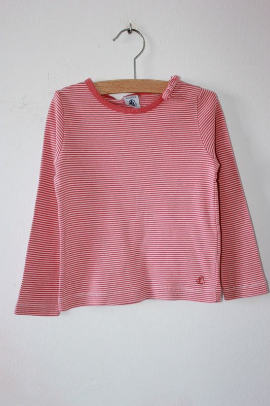preloved katoenen koraalroze met wit gestreepte longsleeve van petit bateau in maat 98