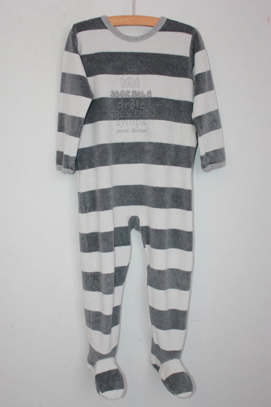 tweedehands unisex grijs met wit gestreepte zachte velours playsuit met lange mouwen van petit bateau in maat 92