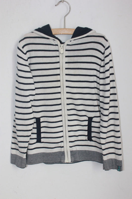 tweedehands-ecru-donkerblauw-gestreept-vest-maat-116-sergent-major