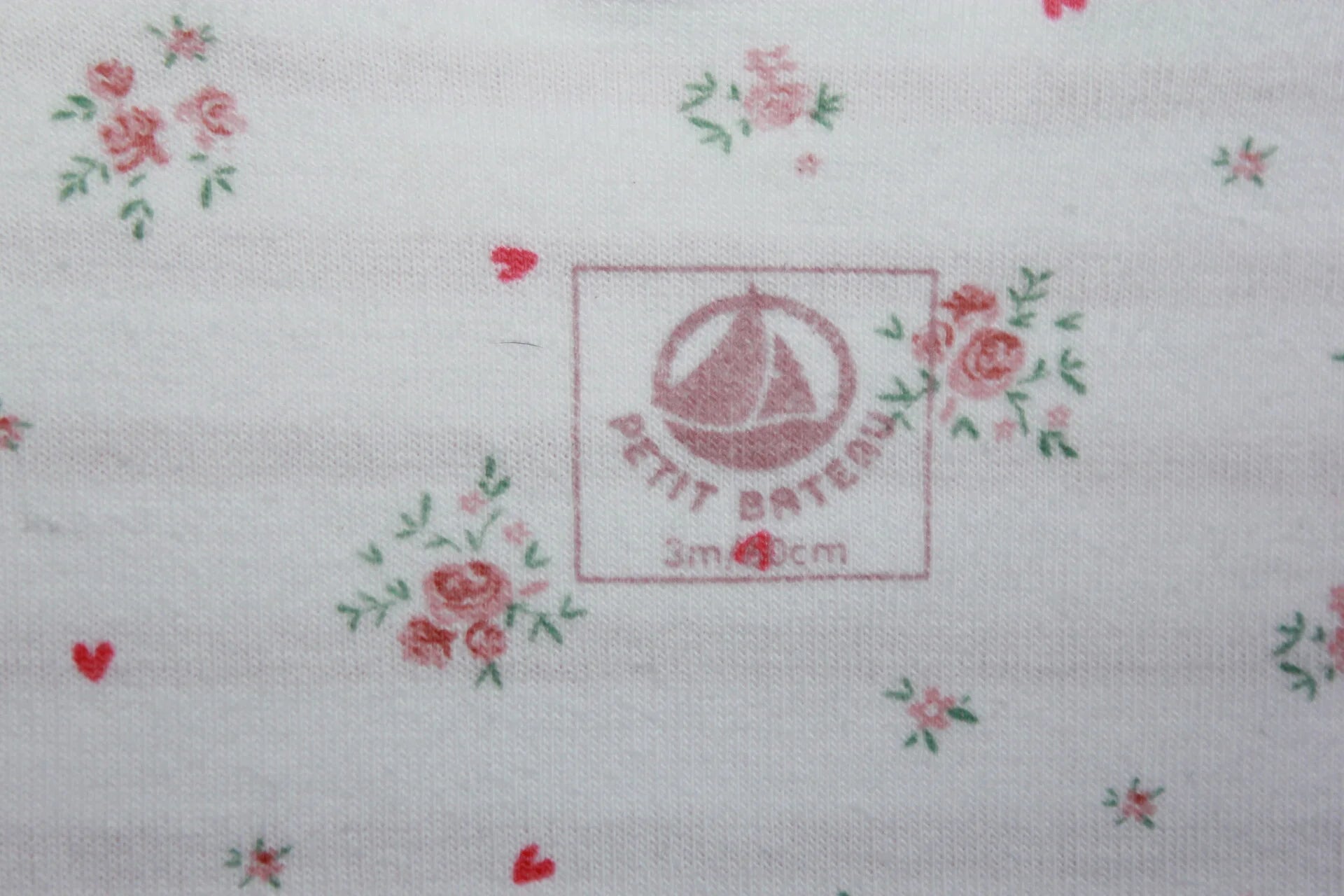 tweedehands-roze-gebloemd-boxpakje-petit-bateau-maat-62