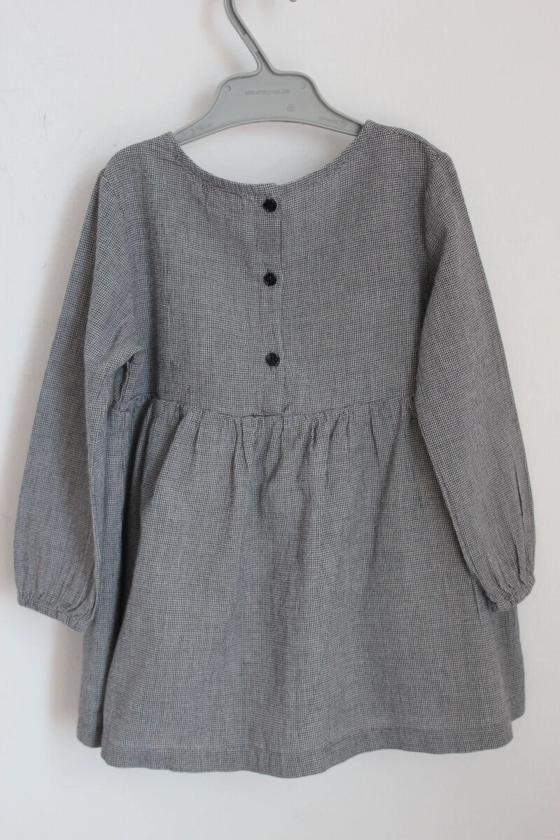 tweedehands-grijs-wit-geruite-jurk-lange-mouwen-baby-meisje-maat80-buho