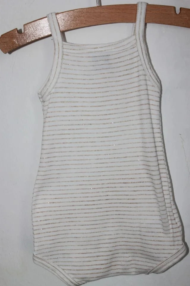 tweedehands-wit-goud-gestreepte-romper-schouderbandjes-maat-62-petit-bateau-baby-meisje
