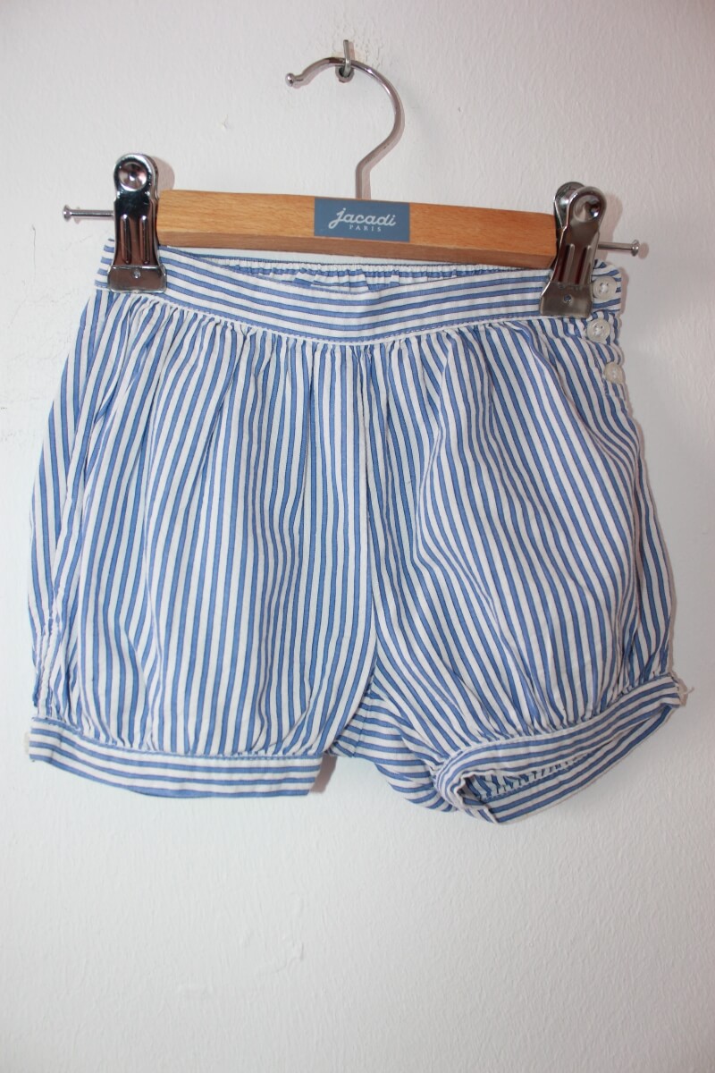 tweedehands blauw met wit gestreepte katoenen korte broek van jacadi in maat 74 voor een baby meisje