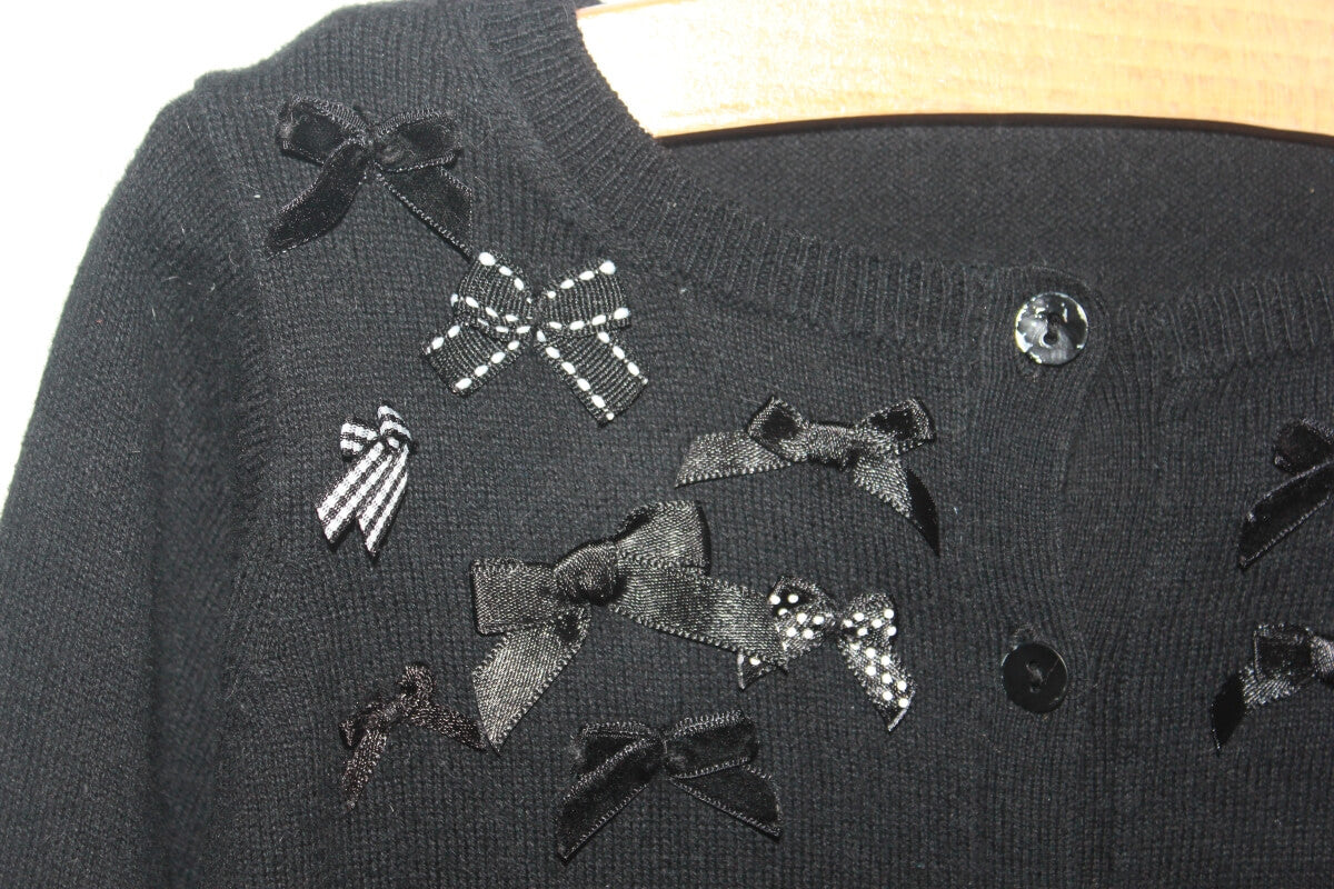 tweedehands-zwart-vest-strikjes-maat-86-baby-meisje-lili-gaufrette